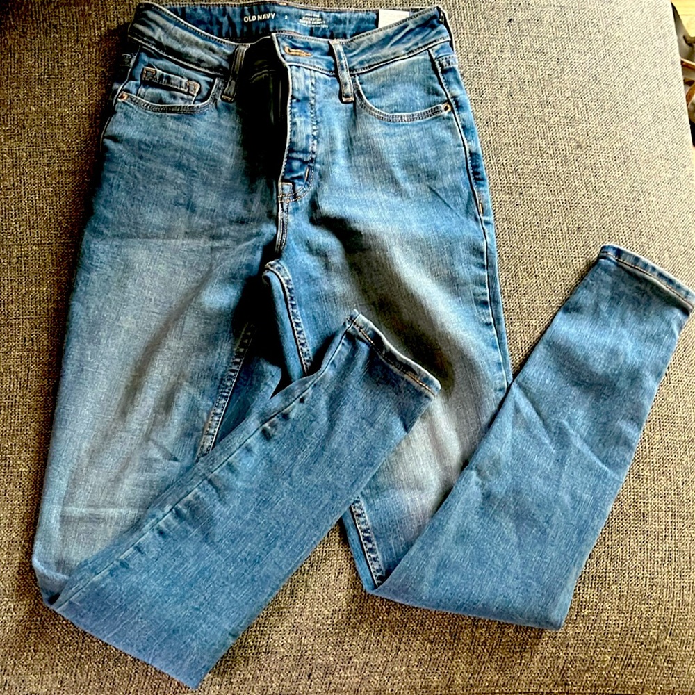 Old Navy high rise rockstar super skinny size 2 jeans with secret-slim pockets